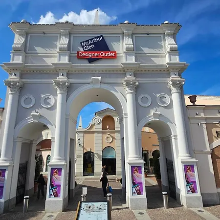 Eur - Vicino Nuvola E Palasport Apartment *