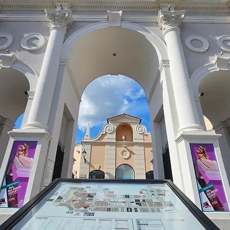 Eur - Vicino Nuvola E Palasport *