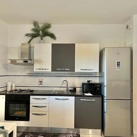 Eur - Vicino Nuvola E Palasport Apartment